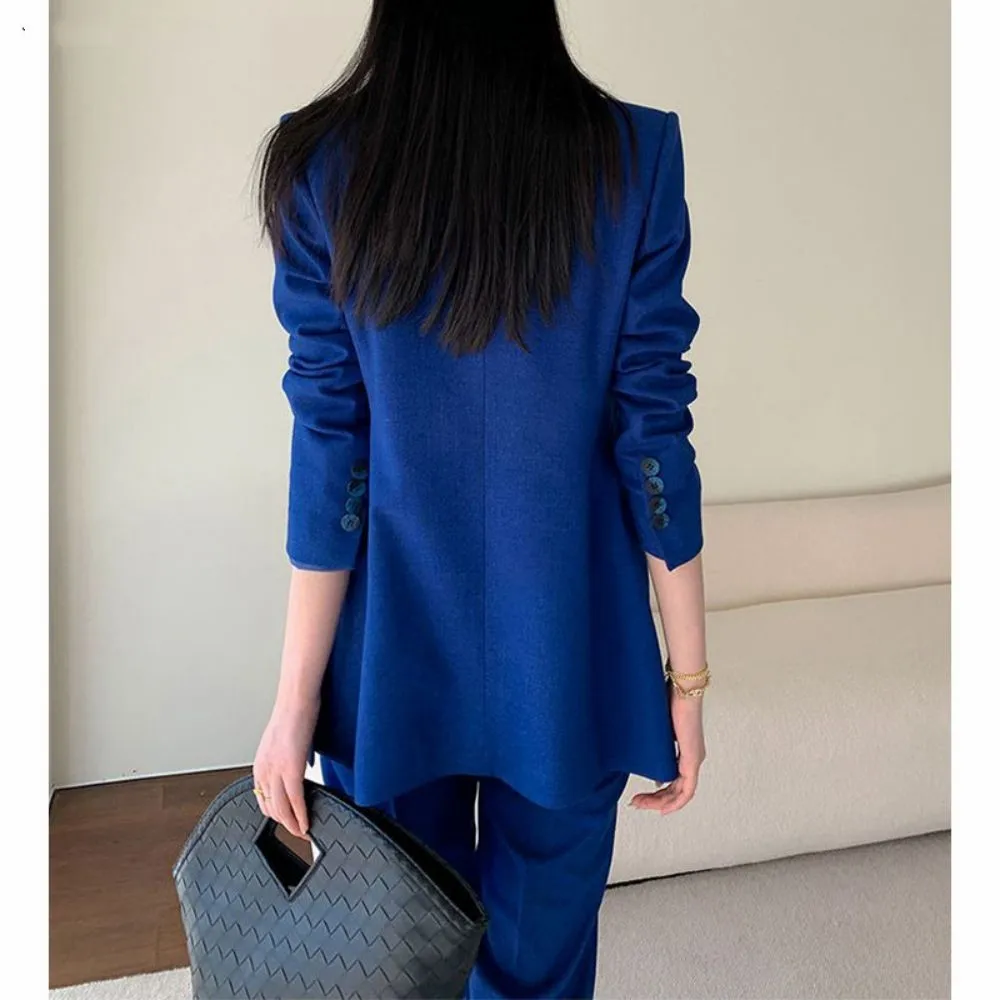 Рисунок 3 - Женский брючный костюм из двух предметов