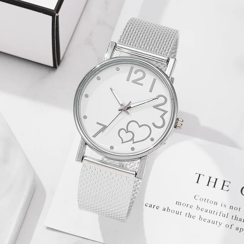 

Leisure Fashion Network With Love Shaped Women's Quartz Watch Is A Must-have Choice For Giving Friends And Wives As Gifts Luxury