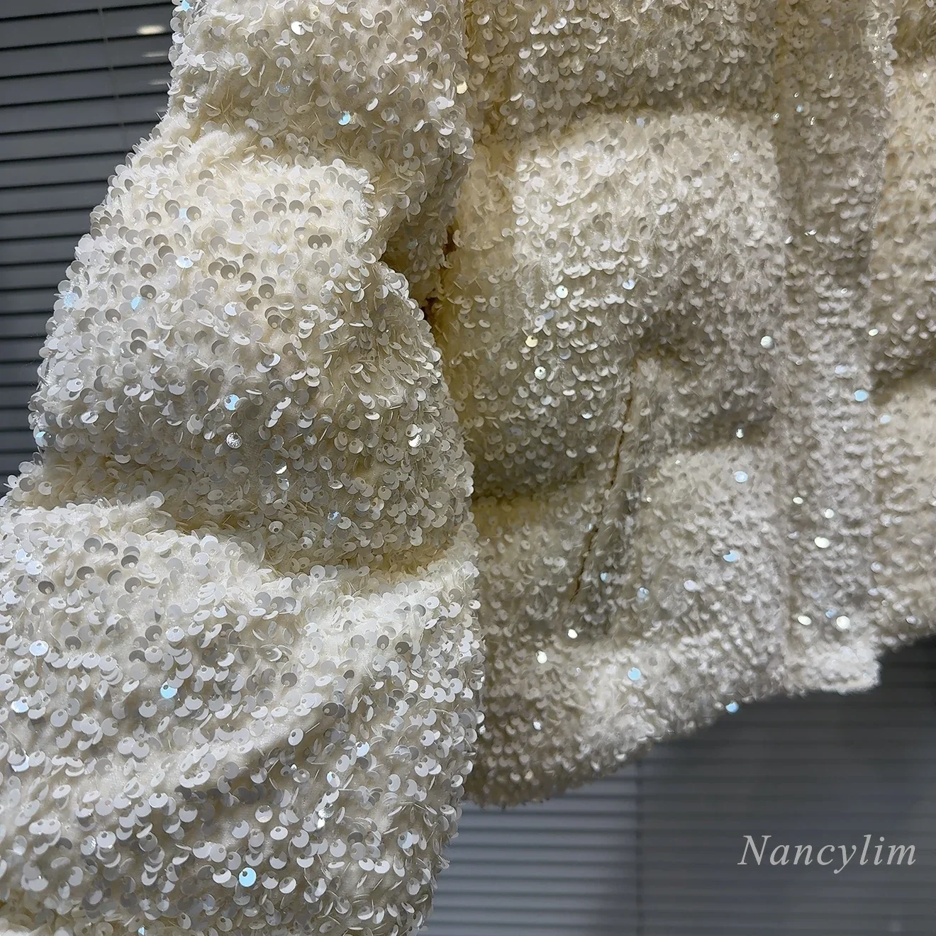 2024 зимнее пальто на подкладке утином пуху женское новое сверкающее с блестками