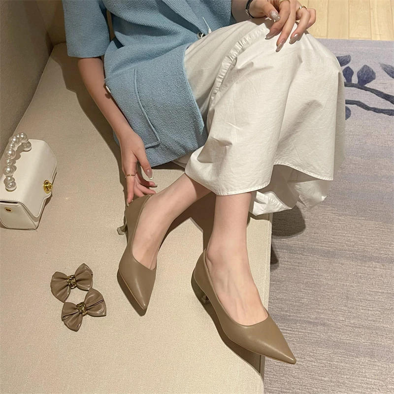 

2022 Women Leather Pumps Shoes Mid Heel Pointed Toe Shoes Daily Casual Office Lady Work Heels Shoes 4 cm women shoes