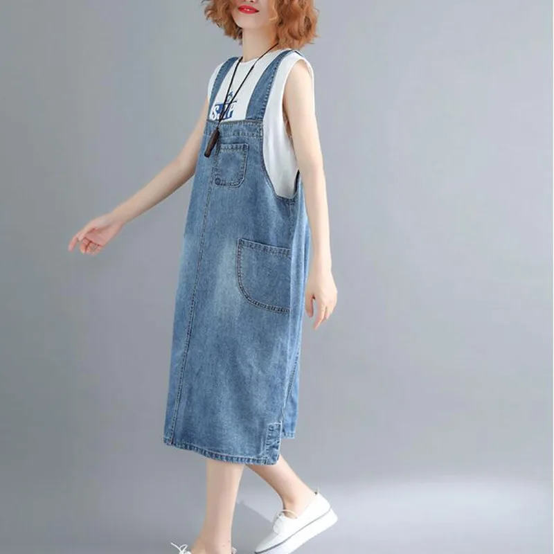 # 2105 летнее джинсовое платье без рукавов на тонких бретельках женское