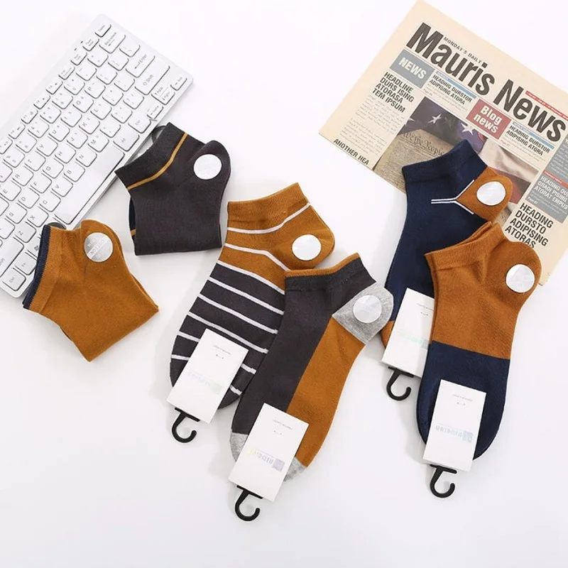 

5 Pairs Men Short Socks Fashion Casual Ankle Socks Summer Breathable Sweat Outdoor Sports Travel Street Boat Socks Random Color