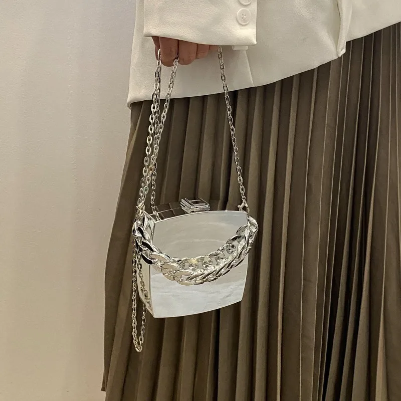 Fashion Metal Chain Women's Dinner Bag Pvc Casual Buckle Shoulder Bag 2023 New Small Square Bag Lipstick Bag