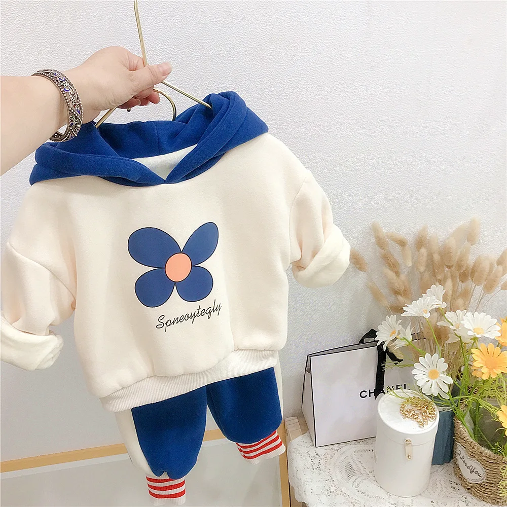 

Children Clothing 2022 Autumn Winter Hooded Velvet Set Korean Style Children New Fashion Baby Thickened Hoodie and Pants Set