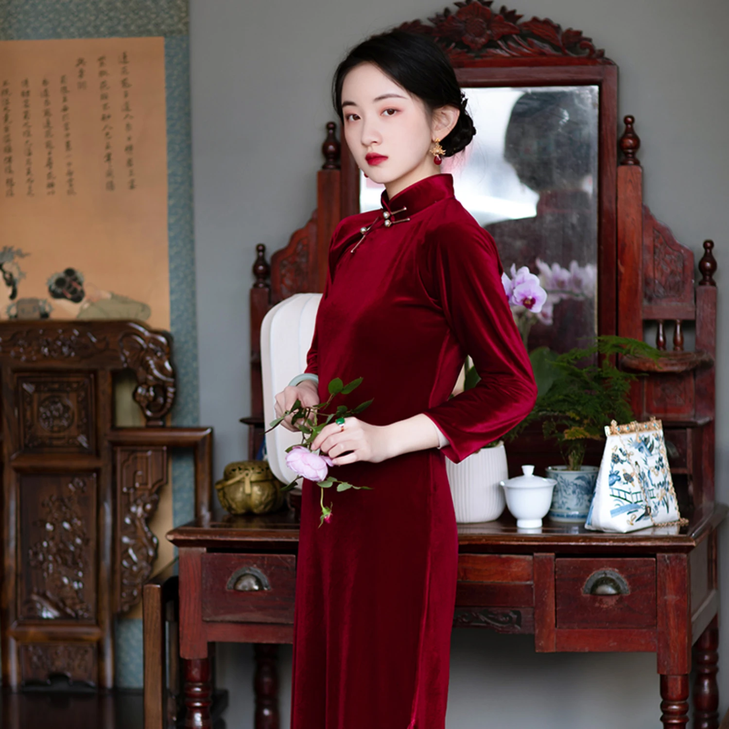 

High Quality Retro Velvet Side Slit Long Cheongsam Dress Women Exquisite Qipao Dresses Bridal Wedding Evening Dress Toast Dress