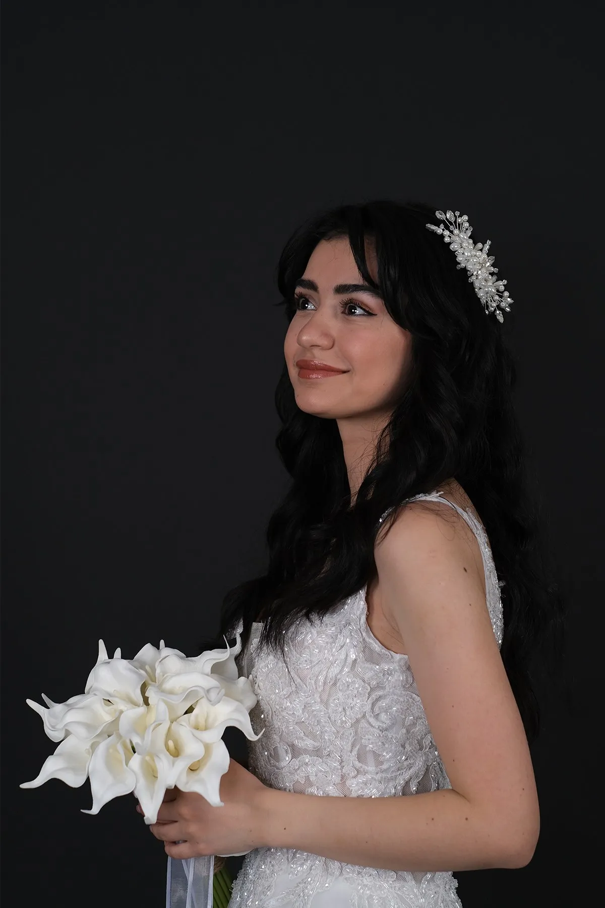

Special Design Pearls and Stones Side Buckle Bridal Accessory