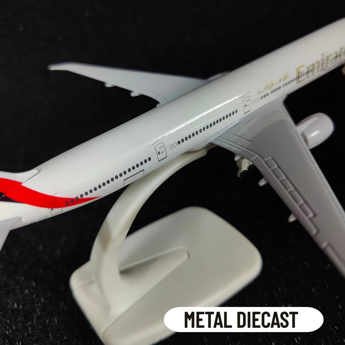 Миниатюрная модель самолета Fly Emirates B777 из металла, масштаб 1:250, размером 20 см, подарок на Рождество для детей игрушки для мальчиков.