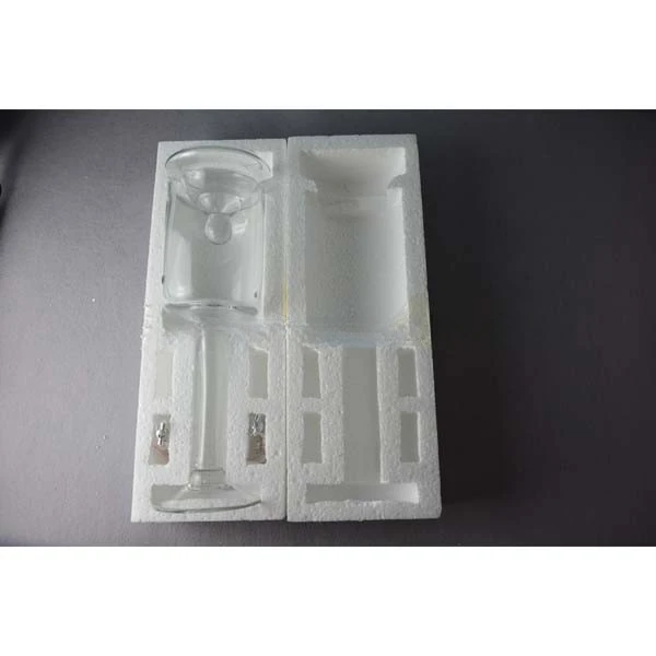 Стеклянный фонтан с двумя смесителями