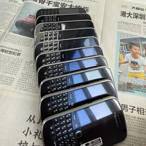 Blackberry Bold Touch 9900 3G мобильный телефон QWERTY клавиатура 2,8 ''TFT-экран Wi-Fi 5MP 8 ГБ ПЗУ мобильный телефон