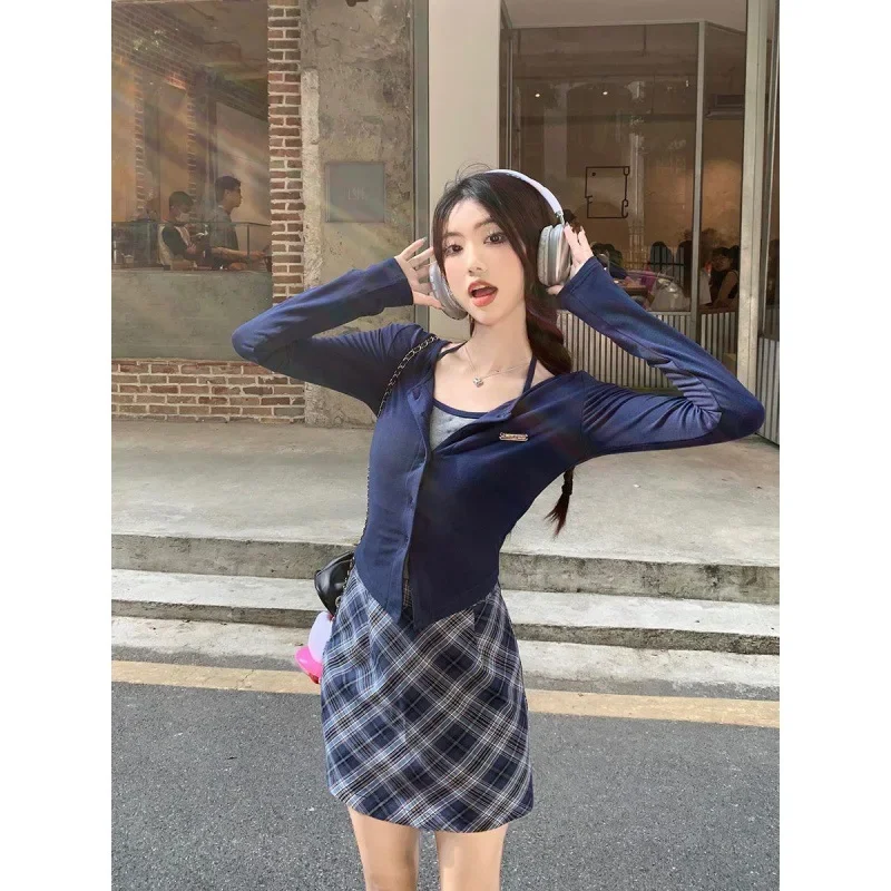 Женское платье с воротником-халтером длинное клетчатое длинным рукавом осень 2024