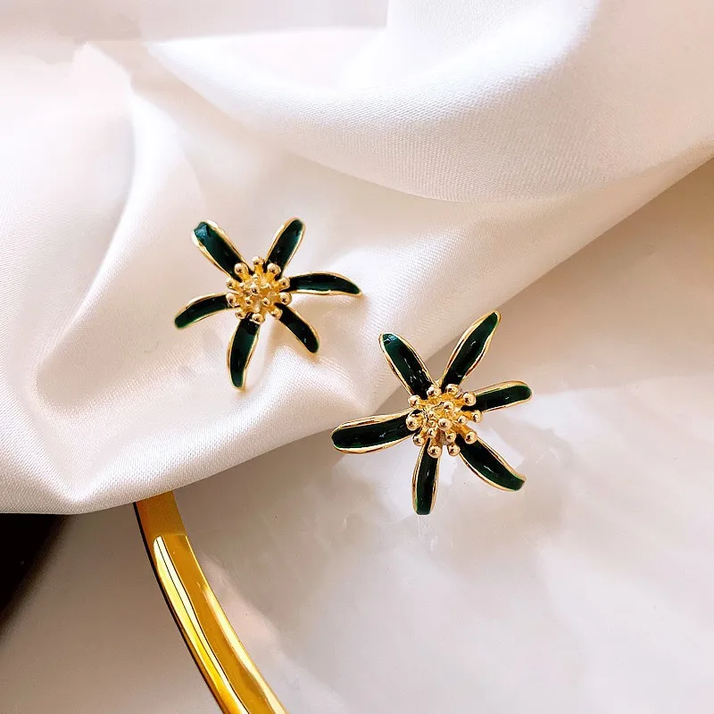 

Модные металлические глазурованные серьги-гвоздики в виде Золотой маргаритки для женщин, Зеленые капли, глазурованные серьги в форме цветк...