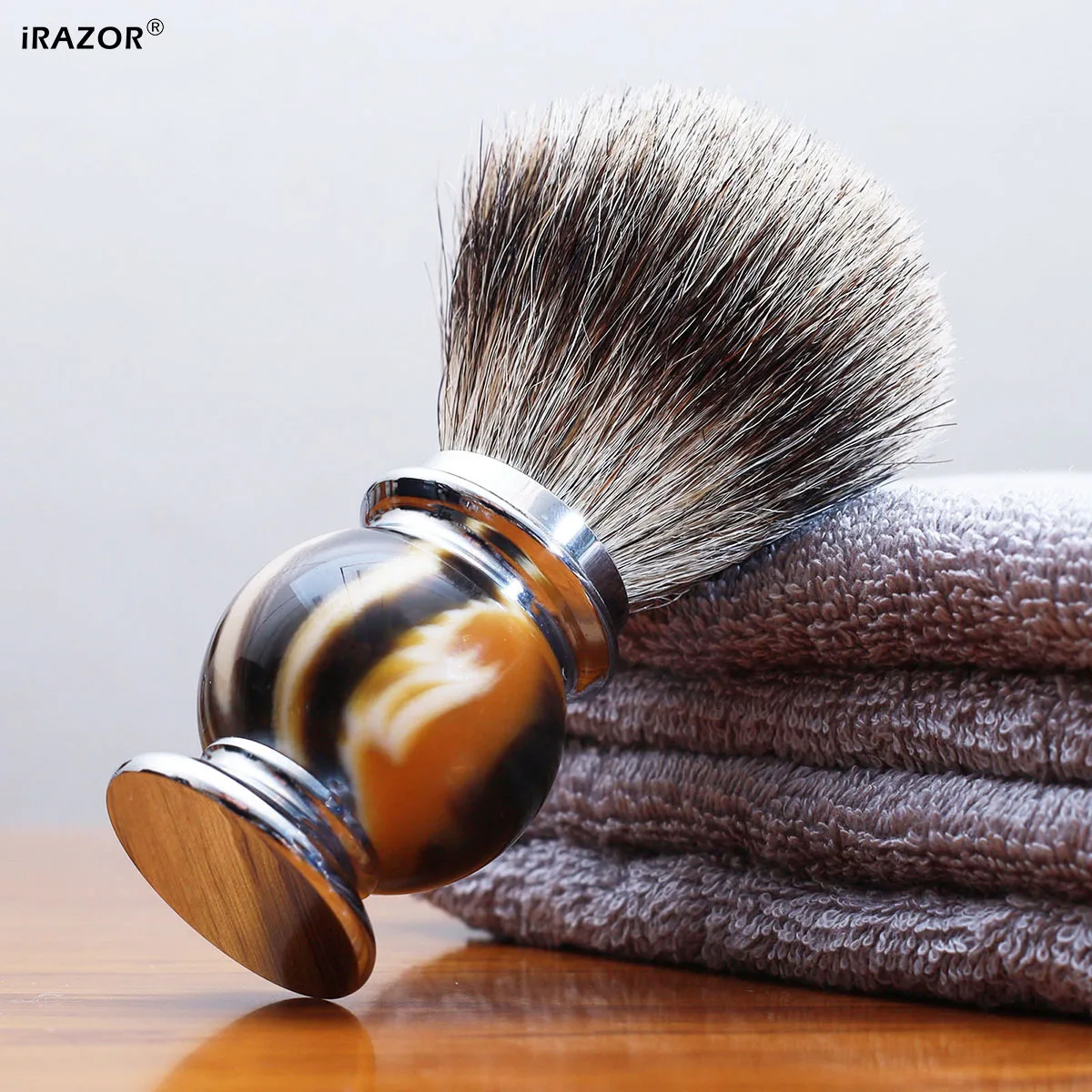 Фото iRAZOR Silvertip: Мужская кисть для бритья, ультрамягкий плотный ворс, премиум-класс, для влажного бритья, с ручкой из смолы, подарок для барбера. №2