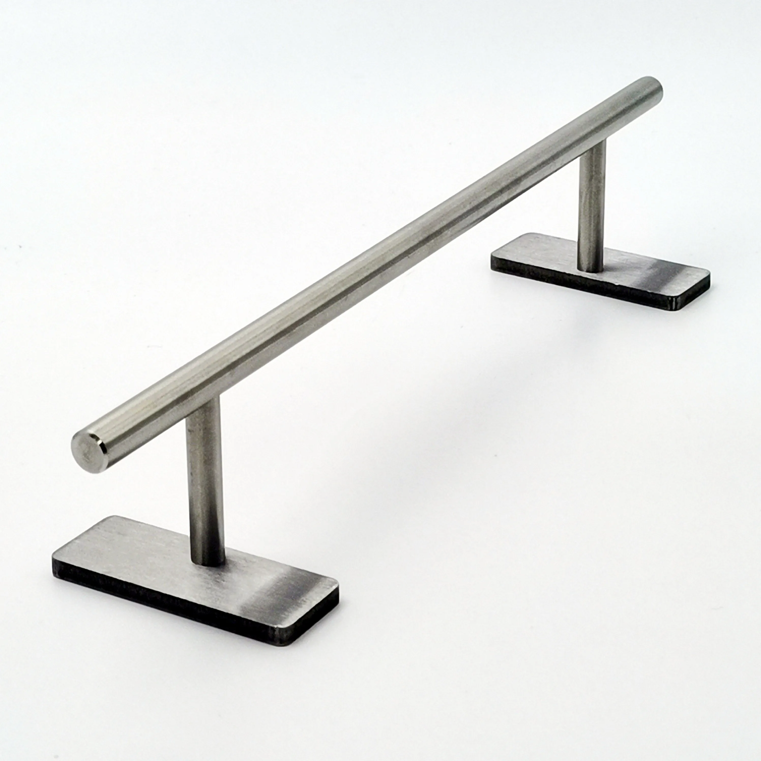 

Съемные металлические стержни для накладки грифа