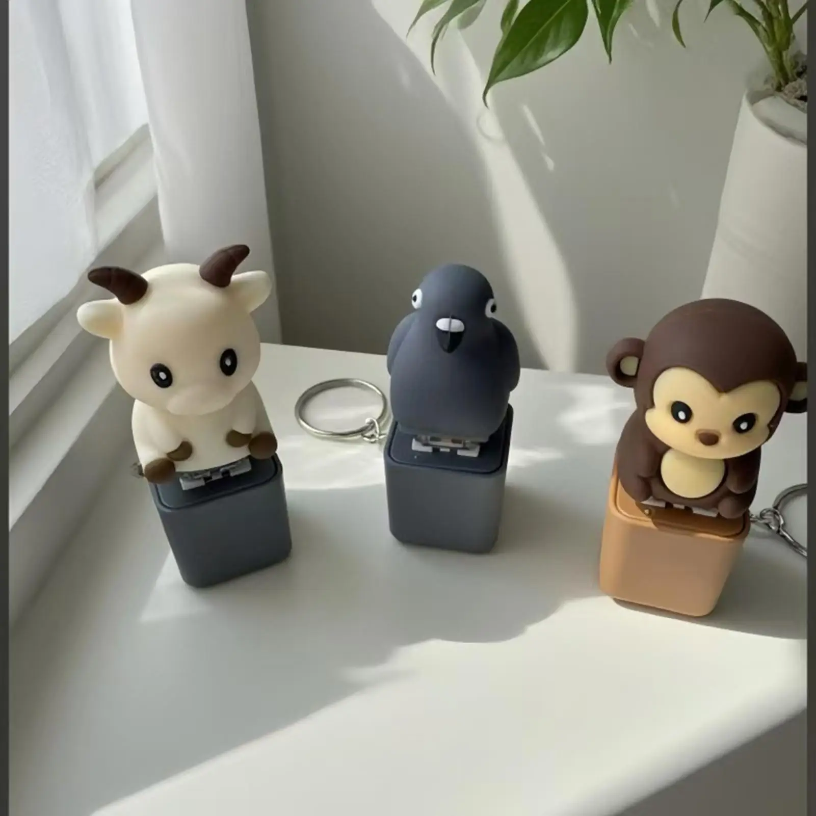 Фото Брелок-антистресс Clicker Fidget Fun Animal со светодиодной подсветкой и звуком, брелок-клавиатура для школы, совещаний, дома, класса, работы №2