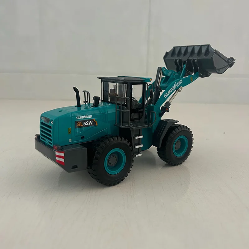 Фото Масштабная модель электрического погрузчика SUNWARD SL62W 1:35, коллекционная, из сплава, для декора №1