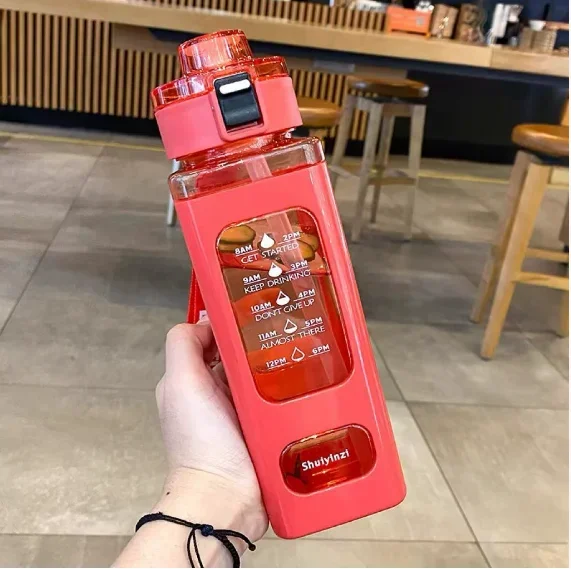 

Пластиковая спортивная бутылка 700/900 мл