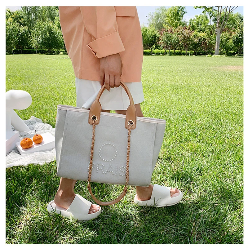 

Luxury Pearl Canvas Bag Large Summer Beach Shopper Bag Women Famous Designer Tote Purse White Shoulder Handbag with Chains