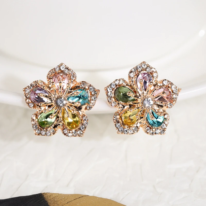 

Fresh Korean Jewelry Female Flower Stud Earrings Brilliant Delicate Multi/Pink Color Girl Gift Fashion Earrings for Women