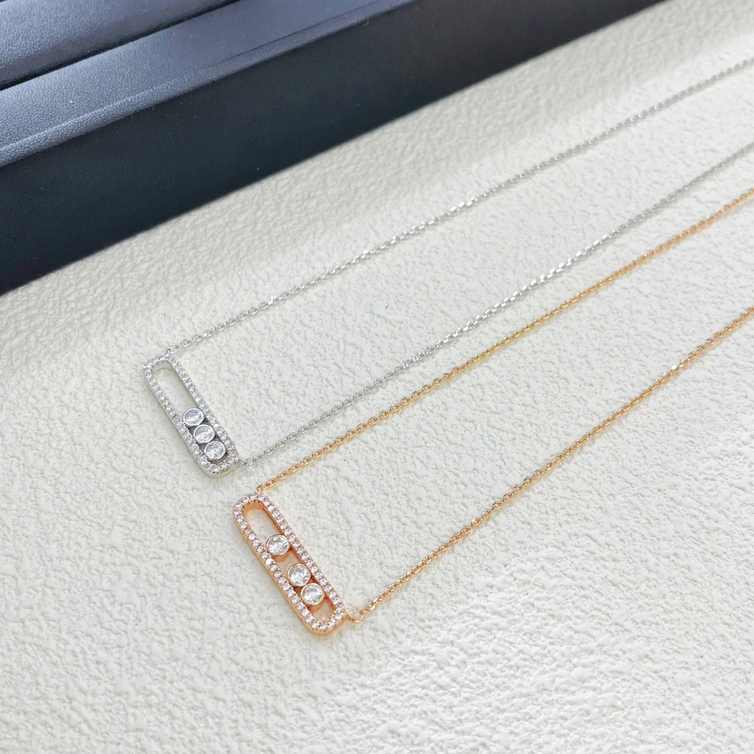 Женская цепочка из серебра 925 пробы с тремя бусинами