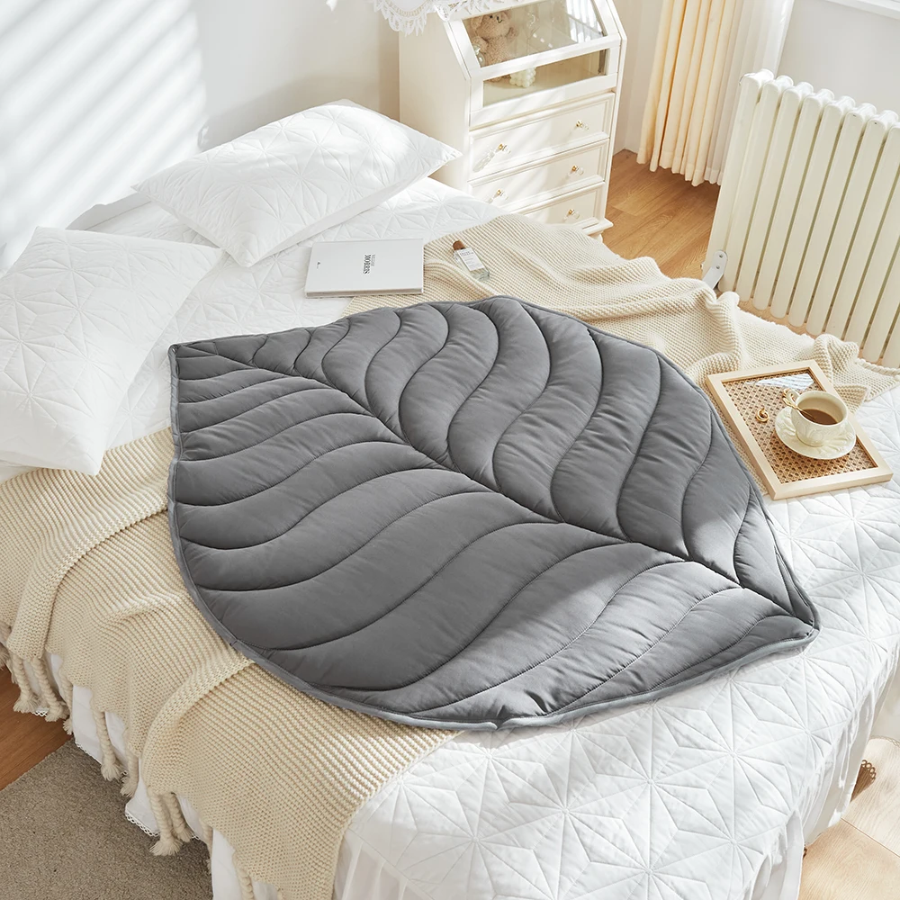 

Ins Style Kids Throw Soft Shaped Leaves Quilted Blanket Microfiber Thick Throw Blanket Christmas Gift Blankets Bed Bedspread