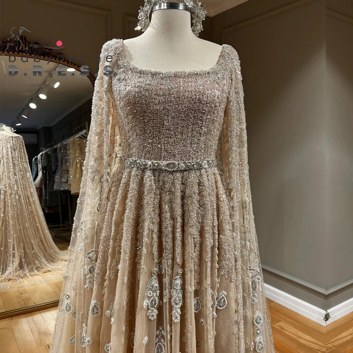 BABYONLINE индивидуальное трапециевидное платье с накидкой и рукавами кристаллами