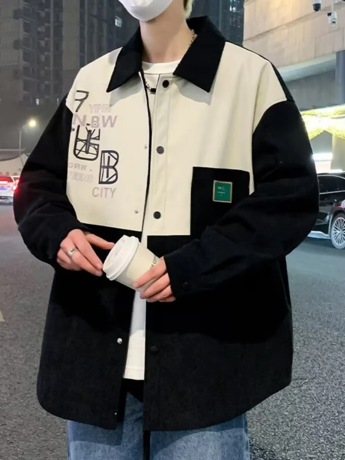 Мужская куртка больших размеров на весну и осень в стиле пэчворк контрастного