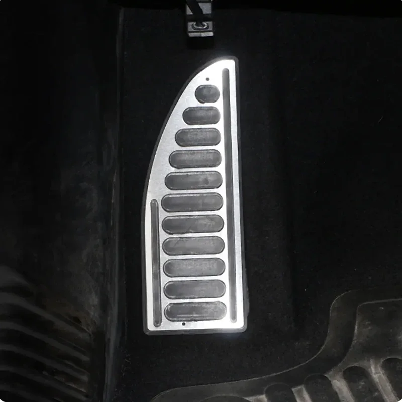 Фото Накладки на педали для Ford Focus, Fiesta, Mondeo, Escape, S-Max, C-Max; накладки на педали для Jeep Compass; накладки на подставки для ног. №1