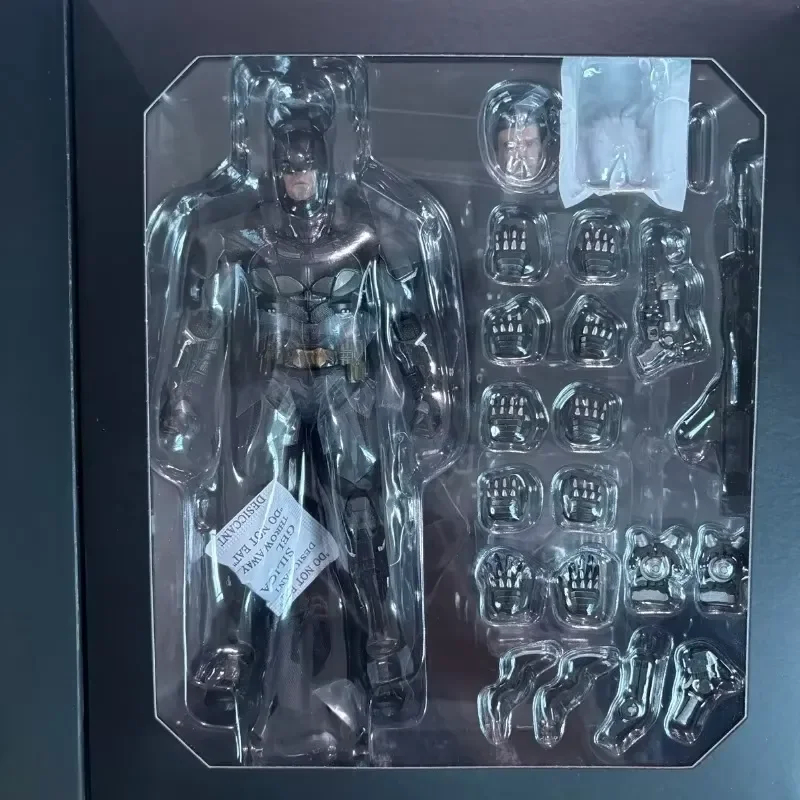 Фото Коллекционная фигурка Бэтмена Lpzz Toys Arkham Knight V8.04 в костюме, модель для декора, подарок №2