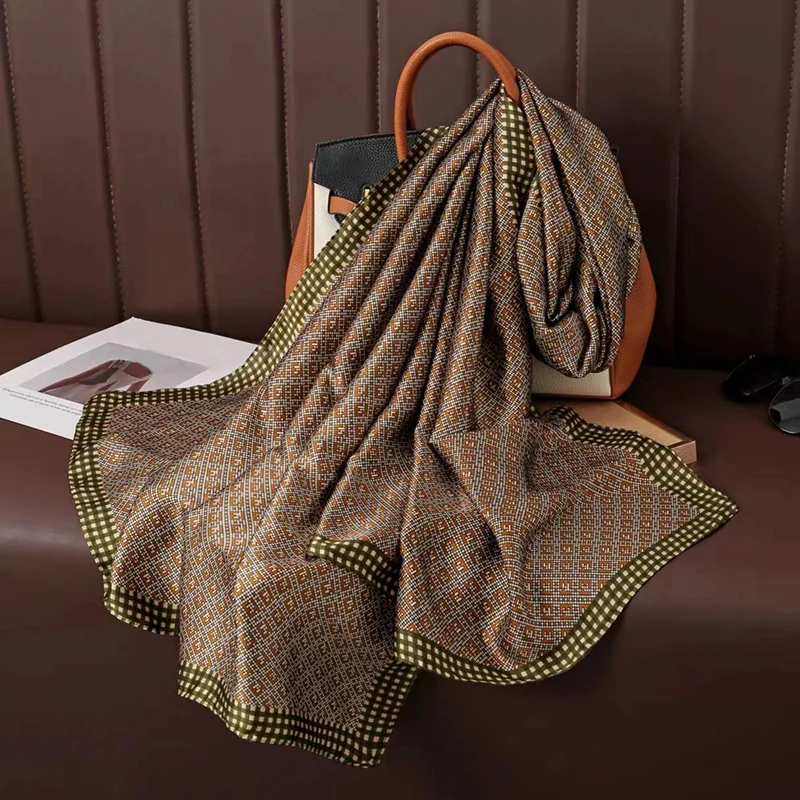 Женский шелковый шарф