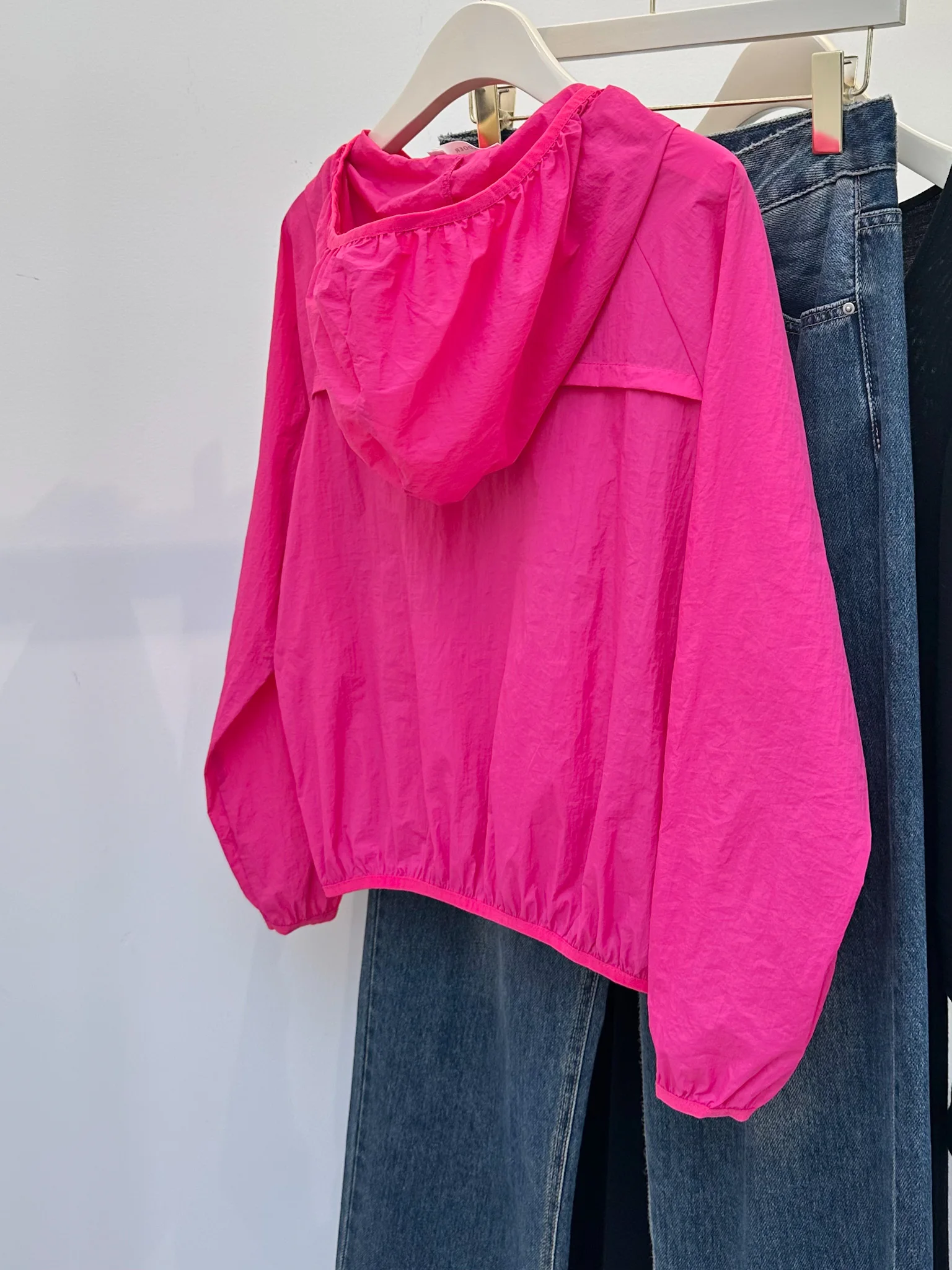 Женская шелковая одежда для защиты от солнца Новинка лета 2024 тонкая верхняя с