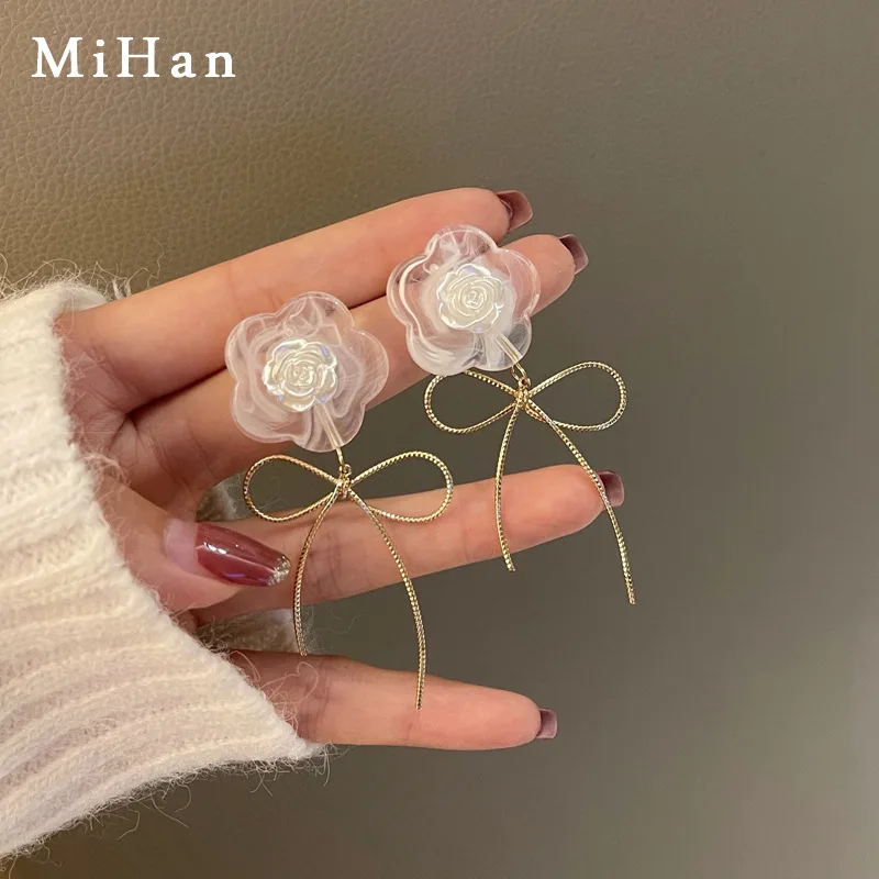 

Beautiful Vintage Bowknot Korean Earrings Big Hyperbole Flowers New Earrings