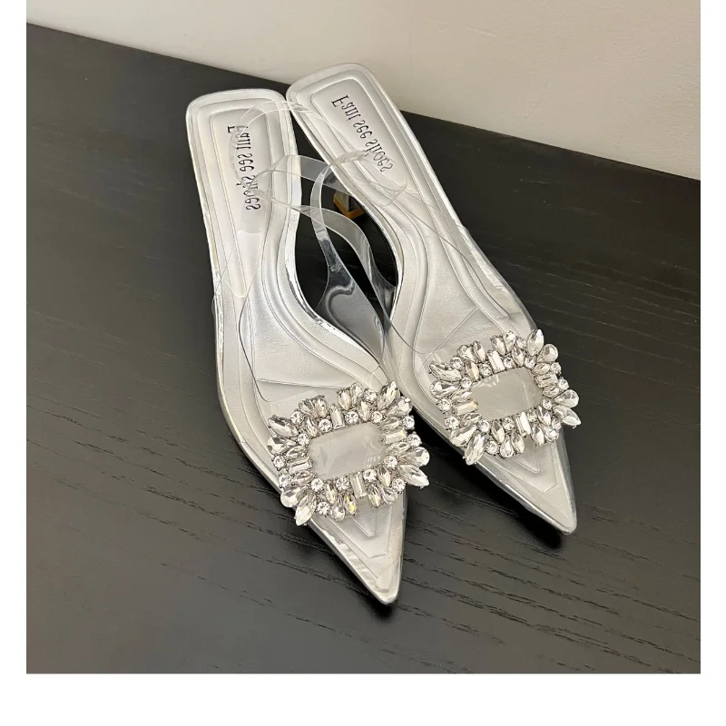 

Сандалии женские на среднем каблуке, с острым носком, со стразами