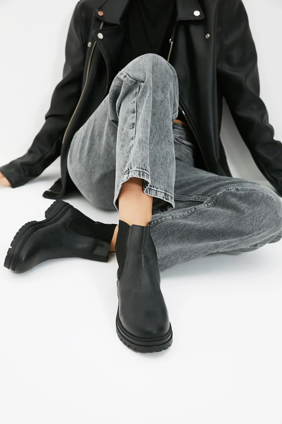 

Trendyol Genuine Leather Fitted Women Boots & Bootie TAKAW22BO0001