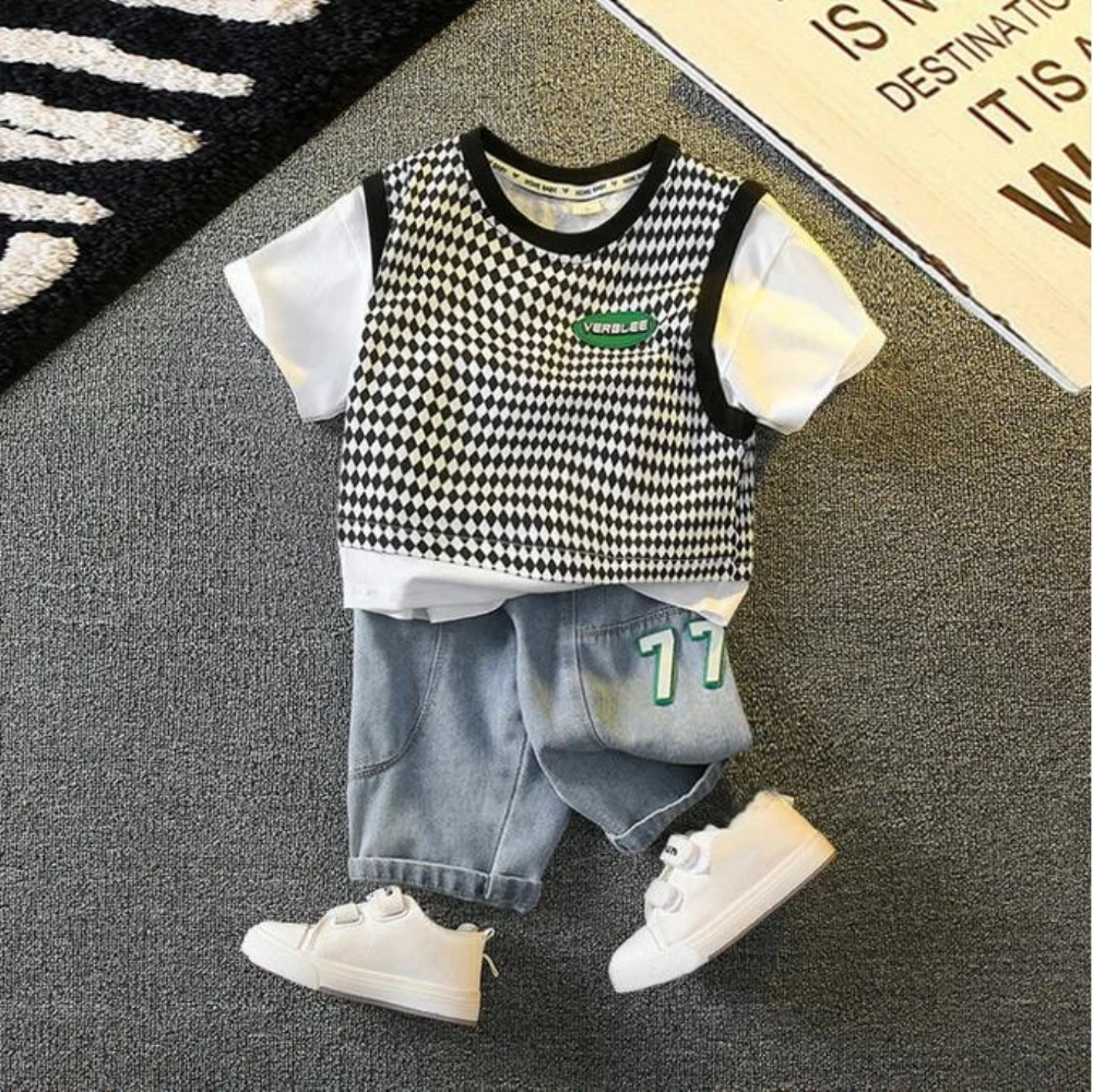 

Футболка и джинсовые шорты для мальчиков и девочек 2-10 лет