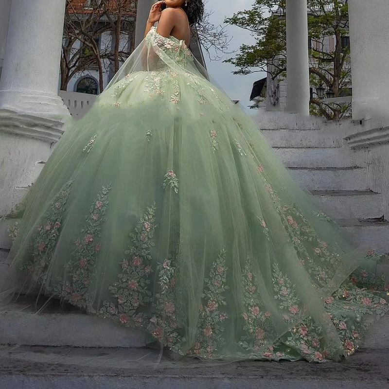 Элегантное бальное платье с лаймово-зеленым цветком и аппликацией на шнуровке