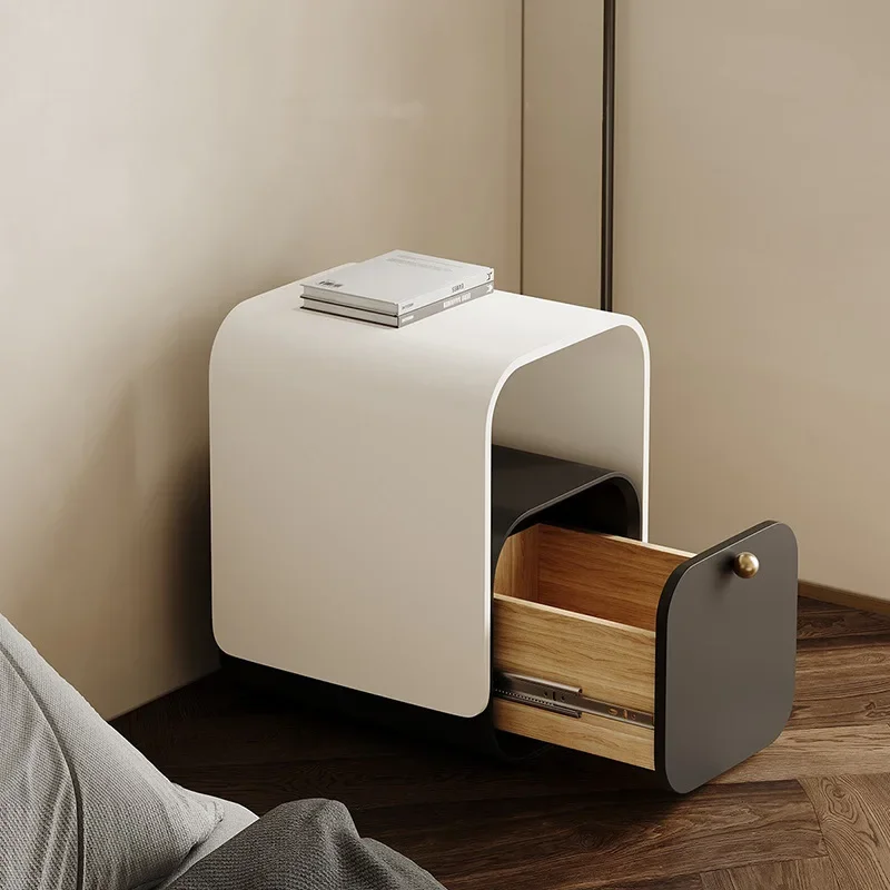 Роскошная тумбочка прикроватный столик в эстетическом современном дизайне