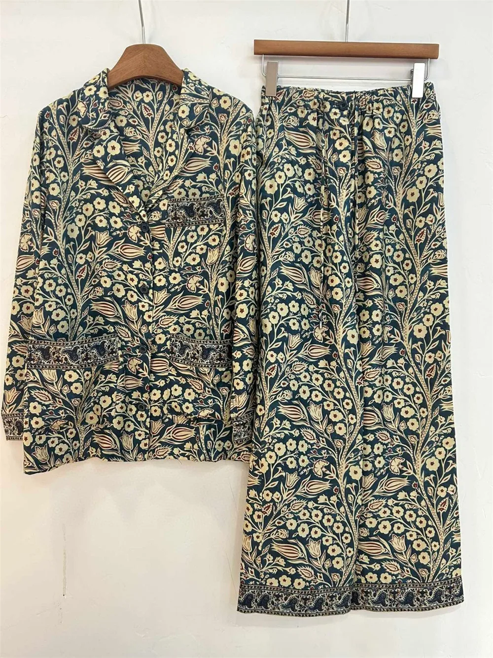 Рубашка с длинным рукавом и двусторонним принтом из шелка тутового шелкопряда L *