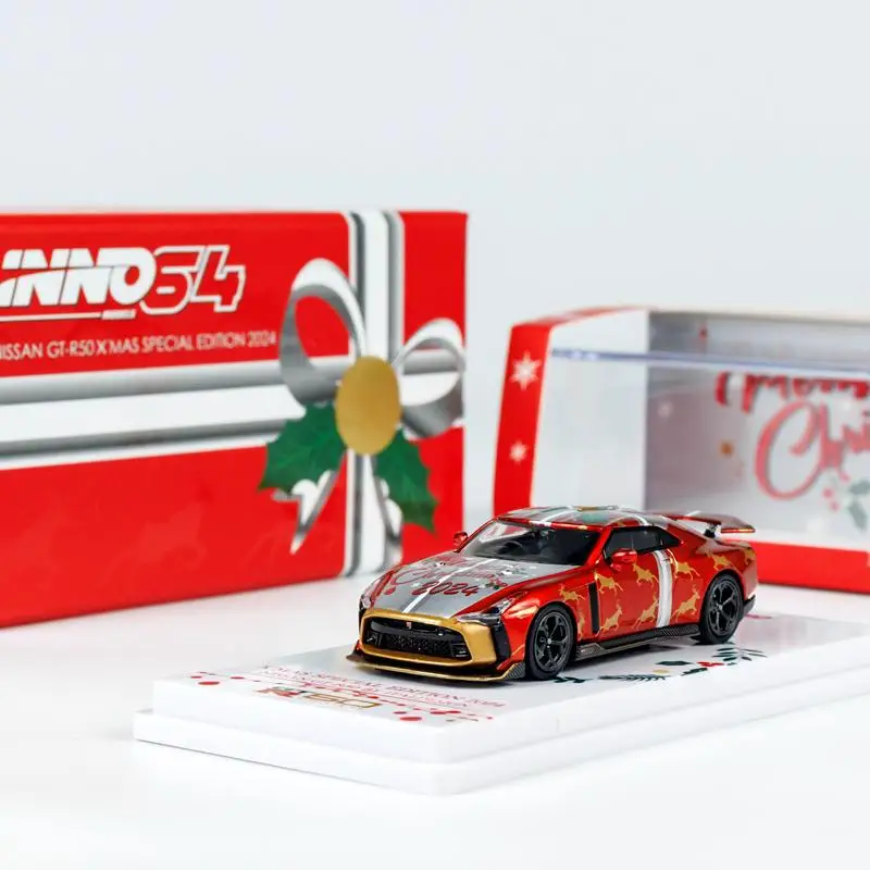 Модель INNO64 1:64 Nissan GT R50 2024 рождественская модель автомобиля из сплава Special Edtion