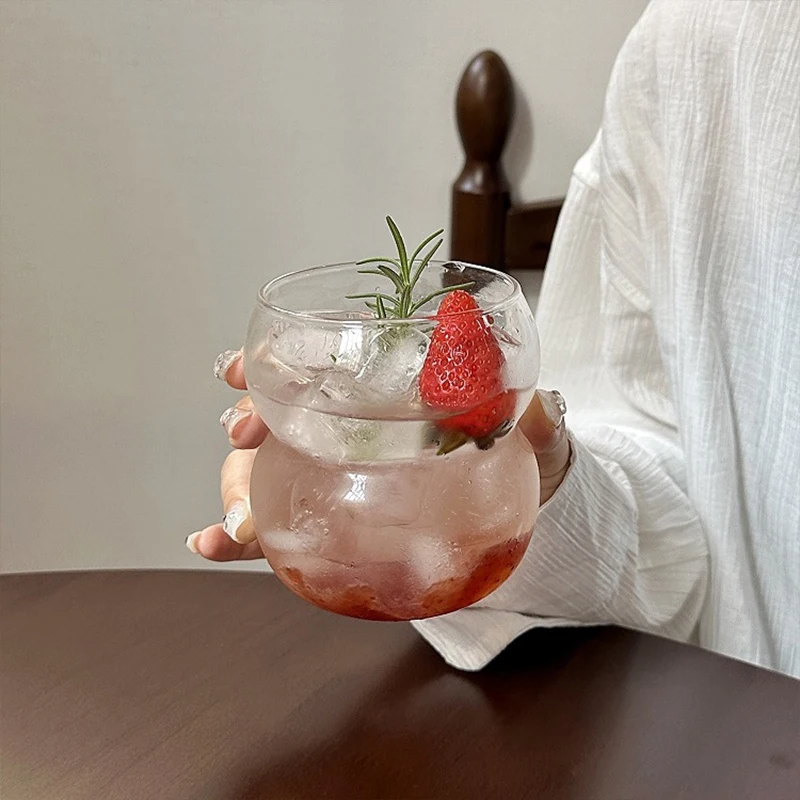 Стеклянная чашка из гофрированного стекла