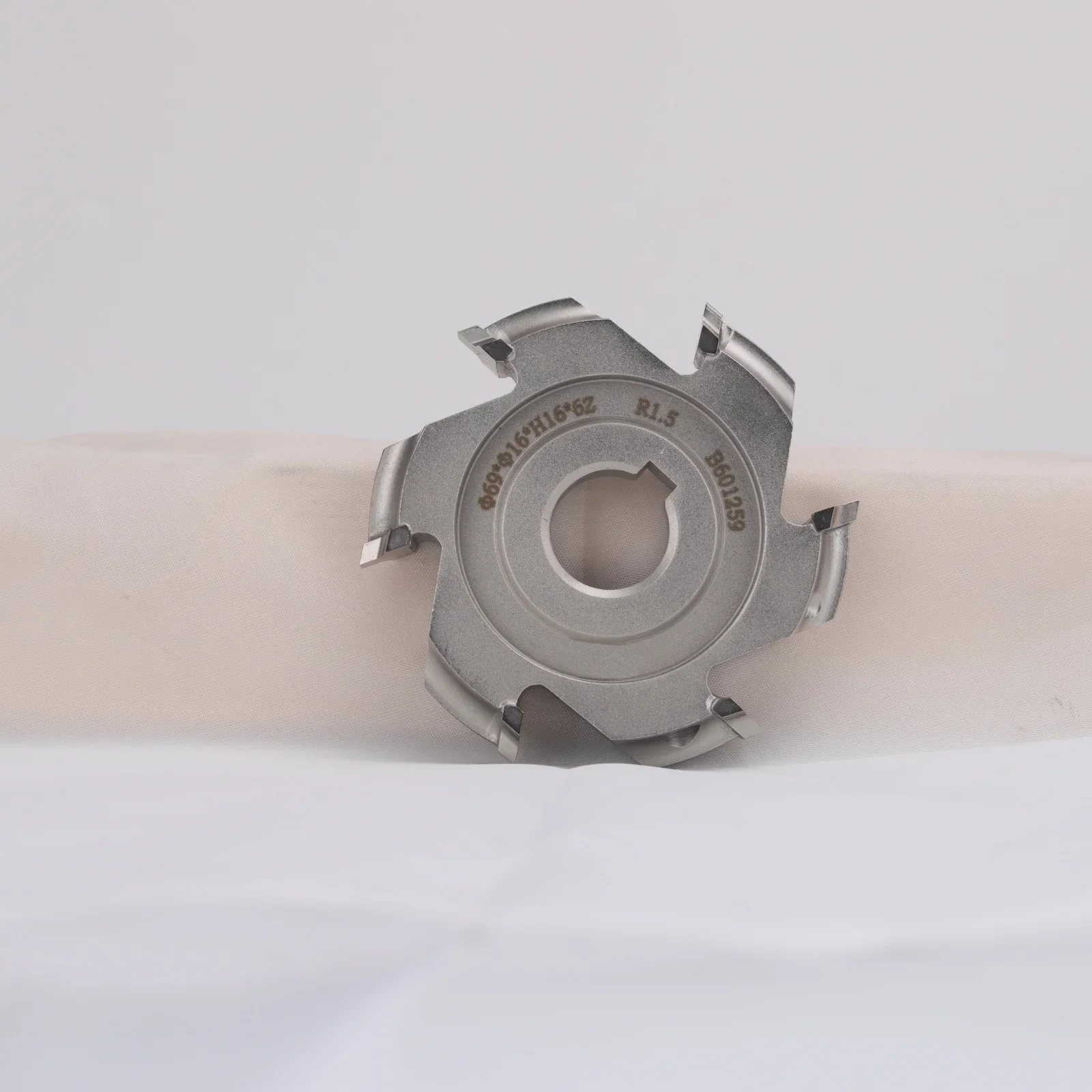 Высококачественные инструменты для деревообработки LIVTER 69*16 * 16-6Z Обрезной нож из