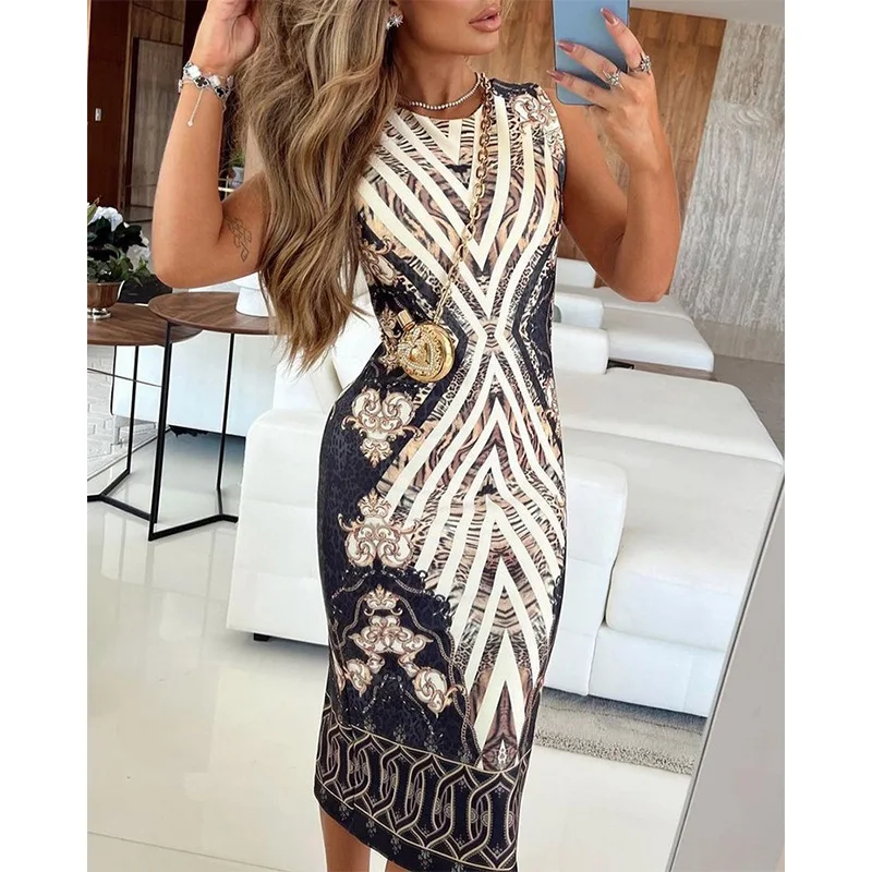

The new 2023 printed dress is slim and sexy