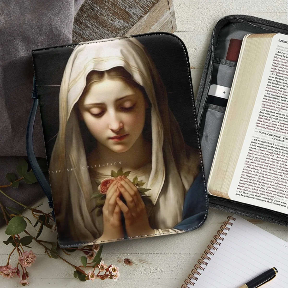 

Женская сумка на молнии с ручкой и надписью «Библия»