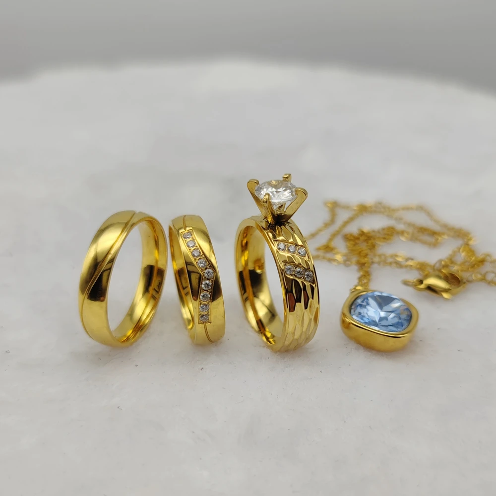 Stainless Steel Woman Jewelry Shop Luxury Crown Promise 18K Gold Plated Wedding Engagement Couples Rings Women Pendant