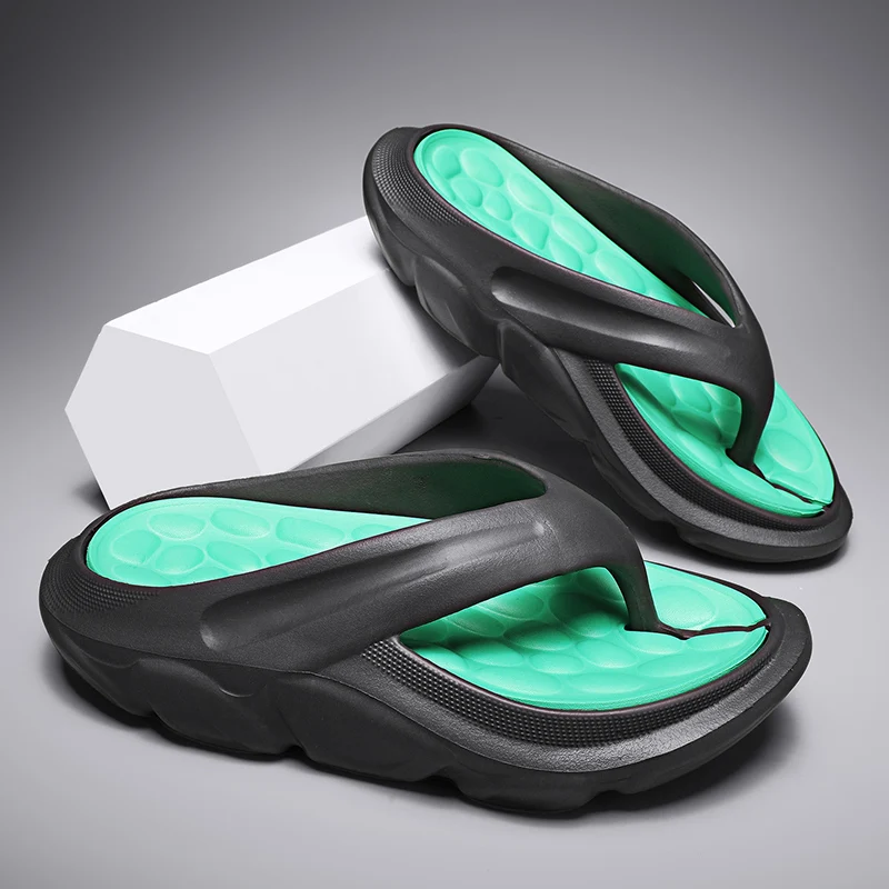 

High Quality New Men Slippers Flip Flops Outdoor Cloud Slides Beach Sandals Men Thick Sole Soft Indoor Slippers Casual Shoes