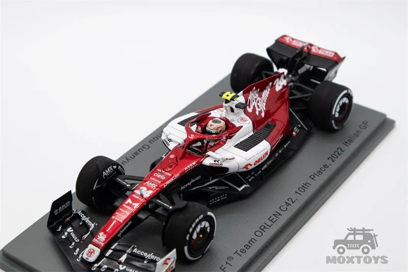 Модель автомобиля Spark 1:43 Alfa Romeo F1 Team ORLEN C42 No 24 Zhou GuanYu 10th Ltalian 2022 года