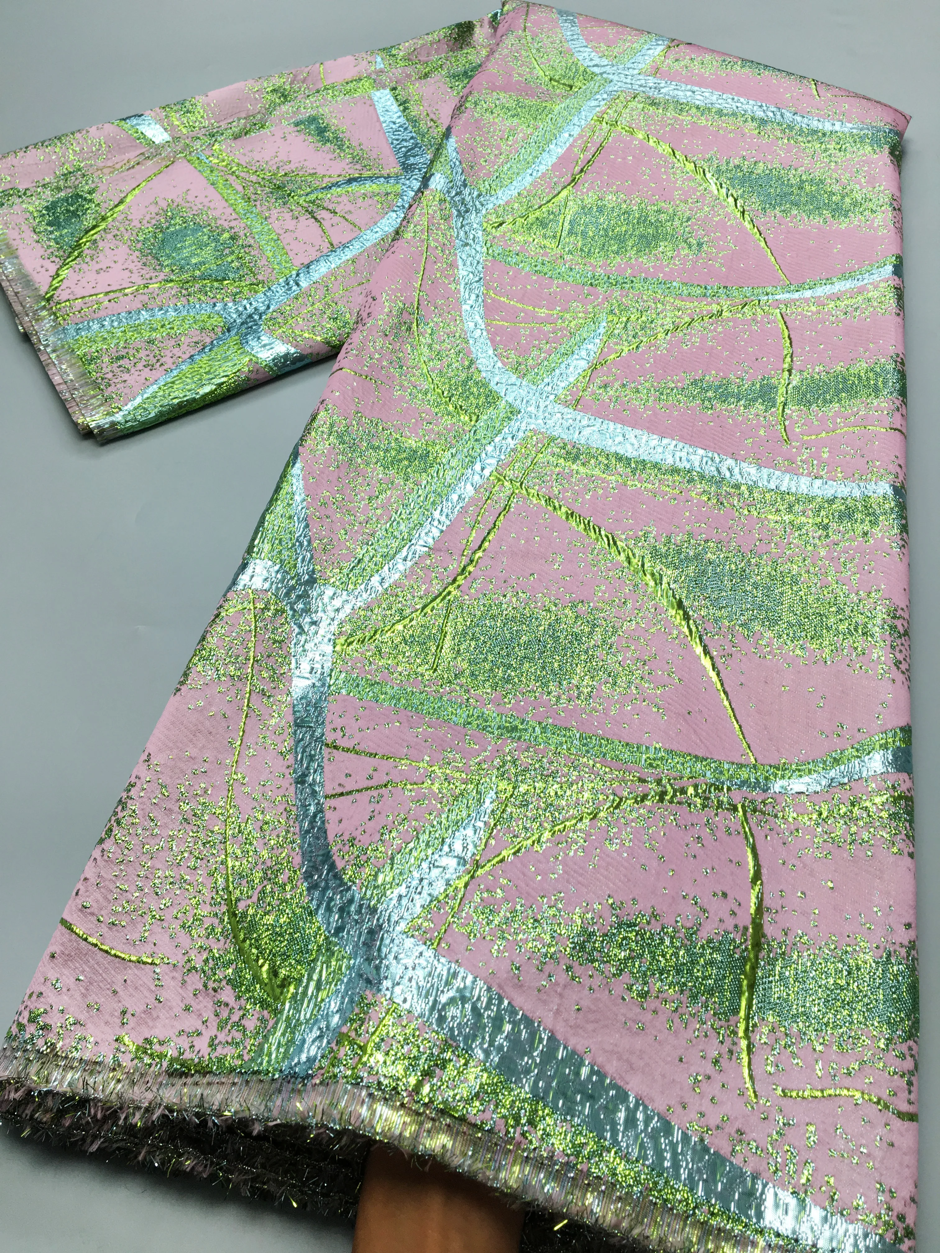 Нигерийское золотое кружево 2 5 ярда