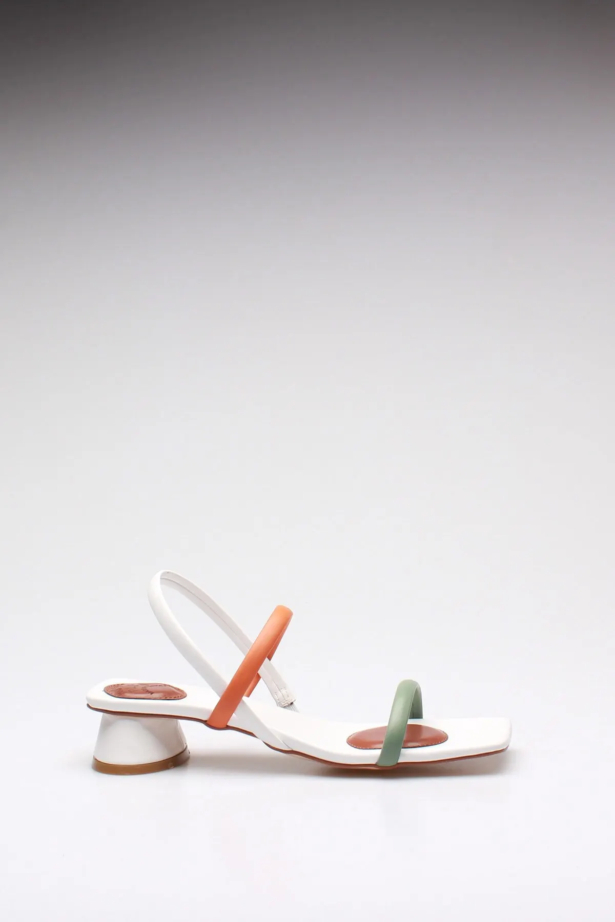

Fashion Style White Leather women's Sandals And Slippers Sandals