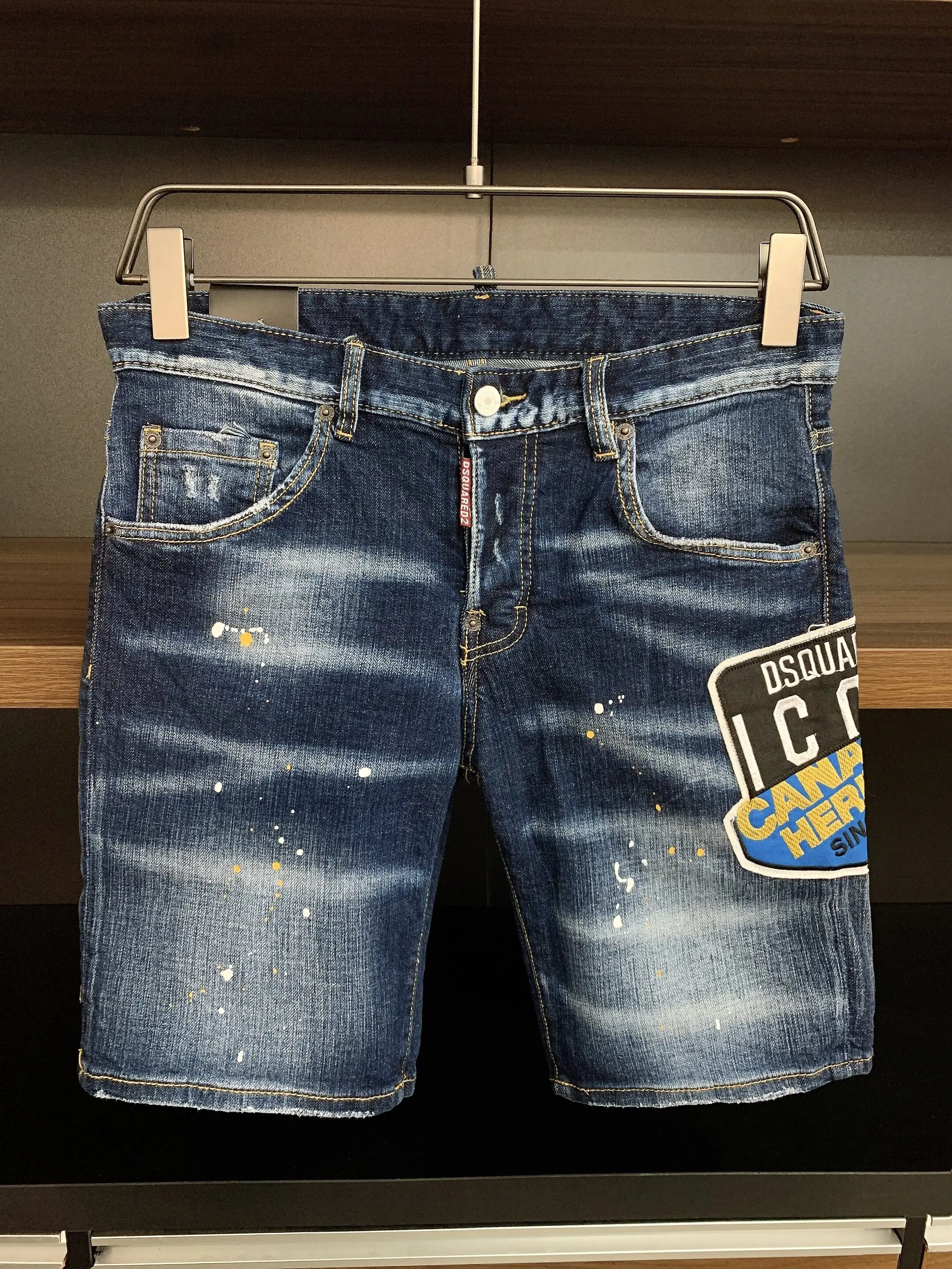 

New DSQUARED2 Brand Couple Denim Fashion Shorts Summer Casual Slim DSQ Print Ripped Shorts Hip Hop Chain Denim Shorts 9805