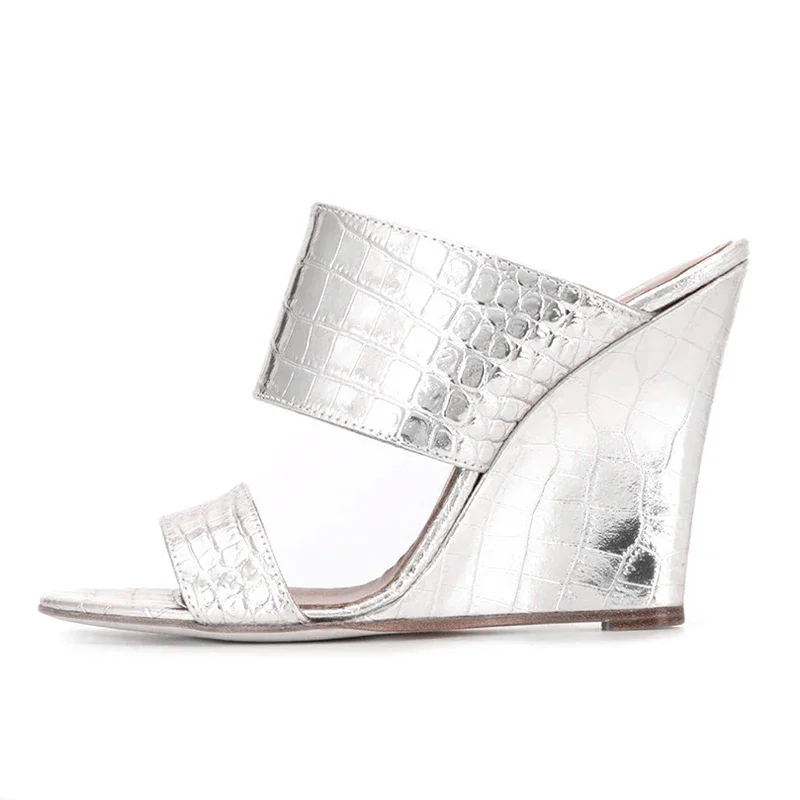 Arden Furtado/летние кожаные тапочки на танкетке с металлическим тиснением сабо очень