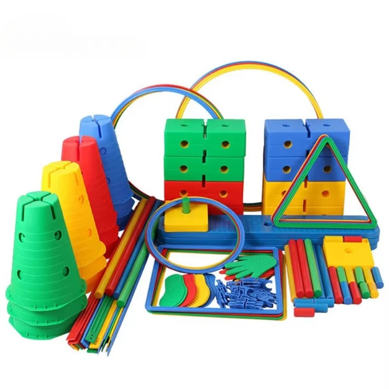 Спортивное оборудование для всей семьи в детском саду. Различные